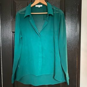 BCBGeneration L/S HIGH-LOW TEAL BUTTON UP